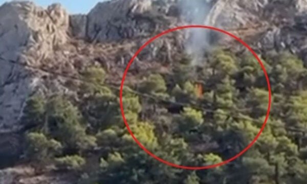Φωτιά στη Σαλαμίνα: Βίντεο-ντοκουμέντο και μαρτυρία 14χρονου δείχνουν challenge ανηλίκων