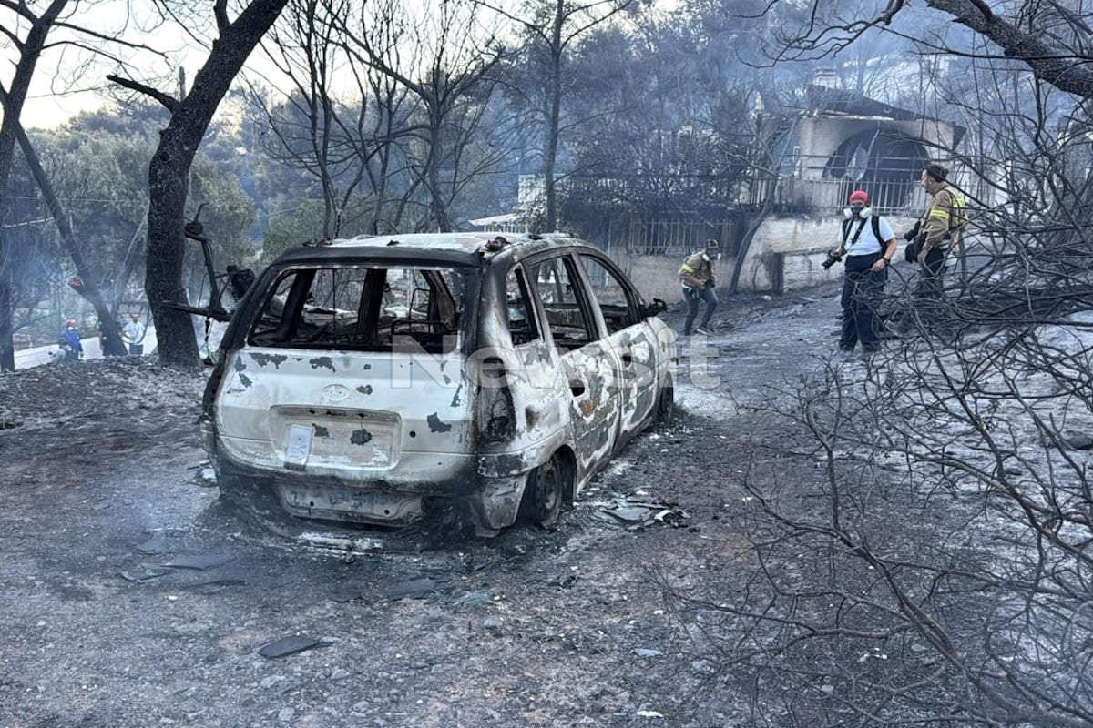 Φωτιά στη Σαλαμίνα: «Μας πήρανε τηλέφωνο και μας είπαν ελάτε γρήγορα καίγονται», λέει συγγενής του ζευγαριού που έχασε τη ζωή του