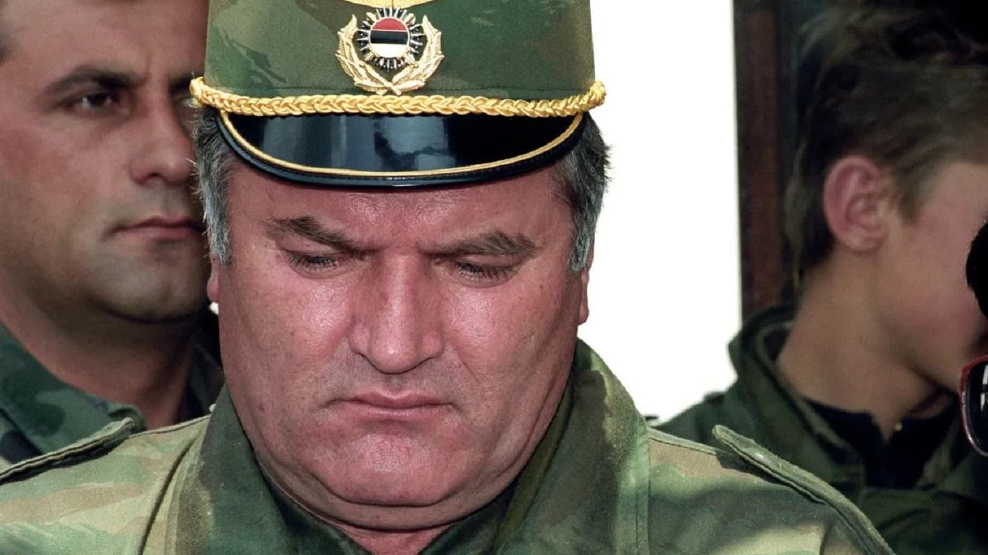 Ράτκο Μλάντιτς: Πέθανε ο Ράτκο Μλάντιτς – Εξέτιε ισόβια για γενοκτονία και εγκλήματα πολέμου