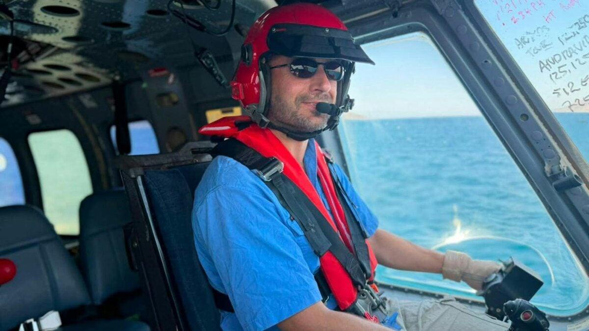 Σύγκρουση ελικοπτέρων στην Ψάθα: 46χρονος Δανός πιλότος σκοτώθηκε – Φωτογραφίες πριν την τραγωδία 9 Σύγκρουση ελικοπτέρων στην Ψάθα: 46χρονος Δανός πιλότος σκοτώθηκε – Φωτογραφίες πριν την τραγωδία