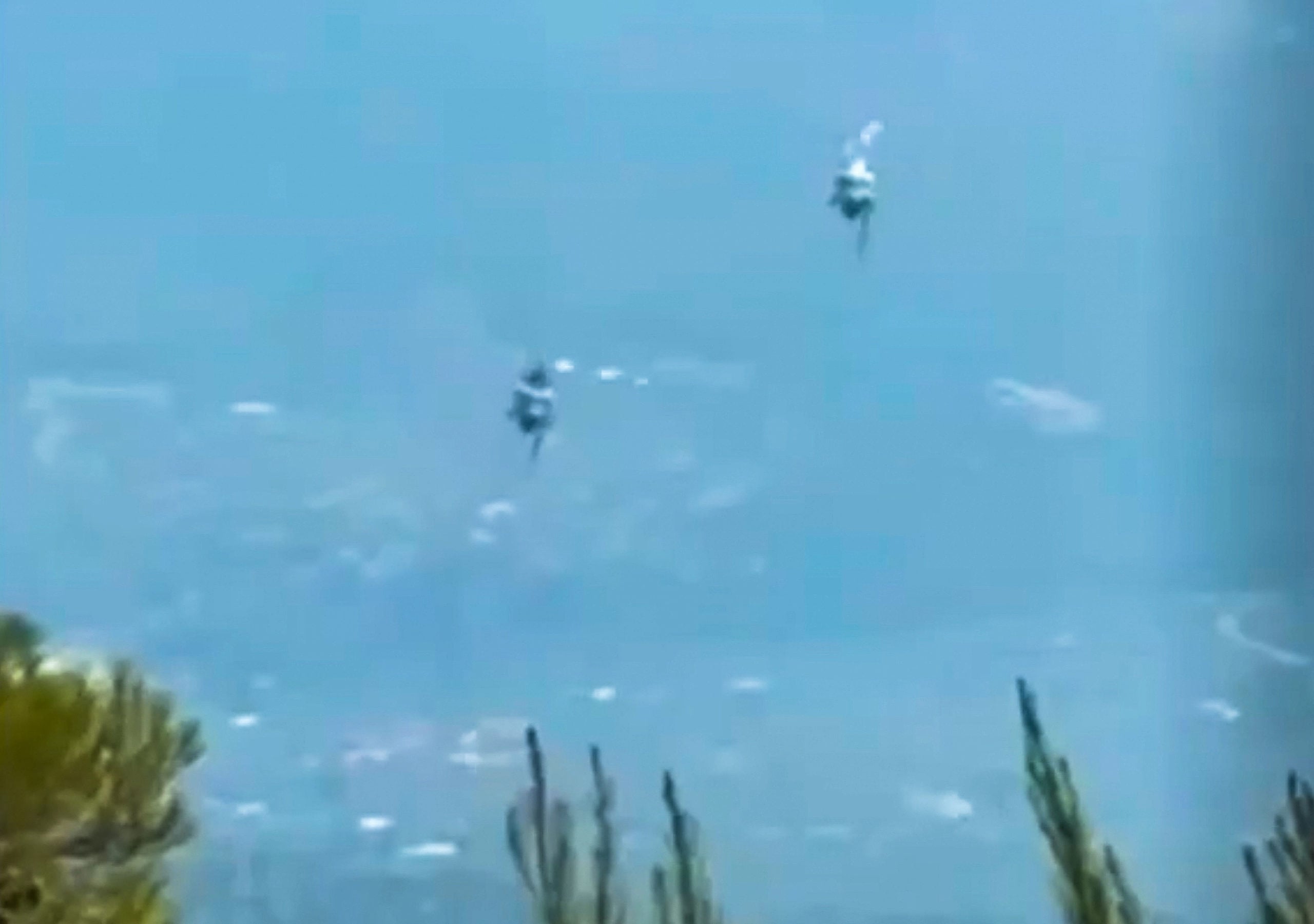 Σύγκρουση δύο πυροσβεστικών ελικοπτέρων στην Ψάθα πρώτο θέμα σε διεθνή ΜΜΕ