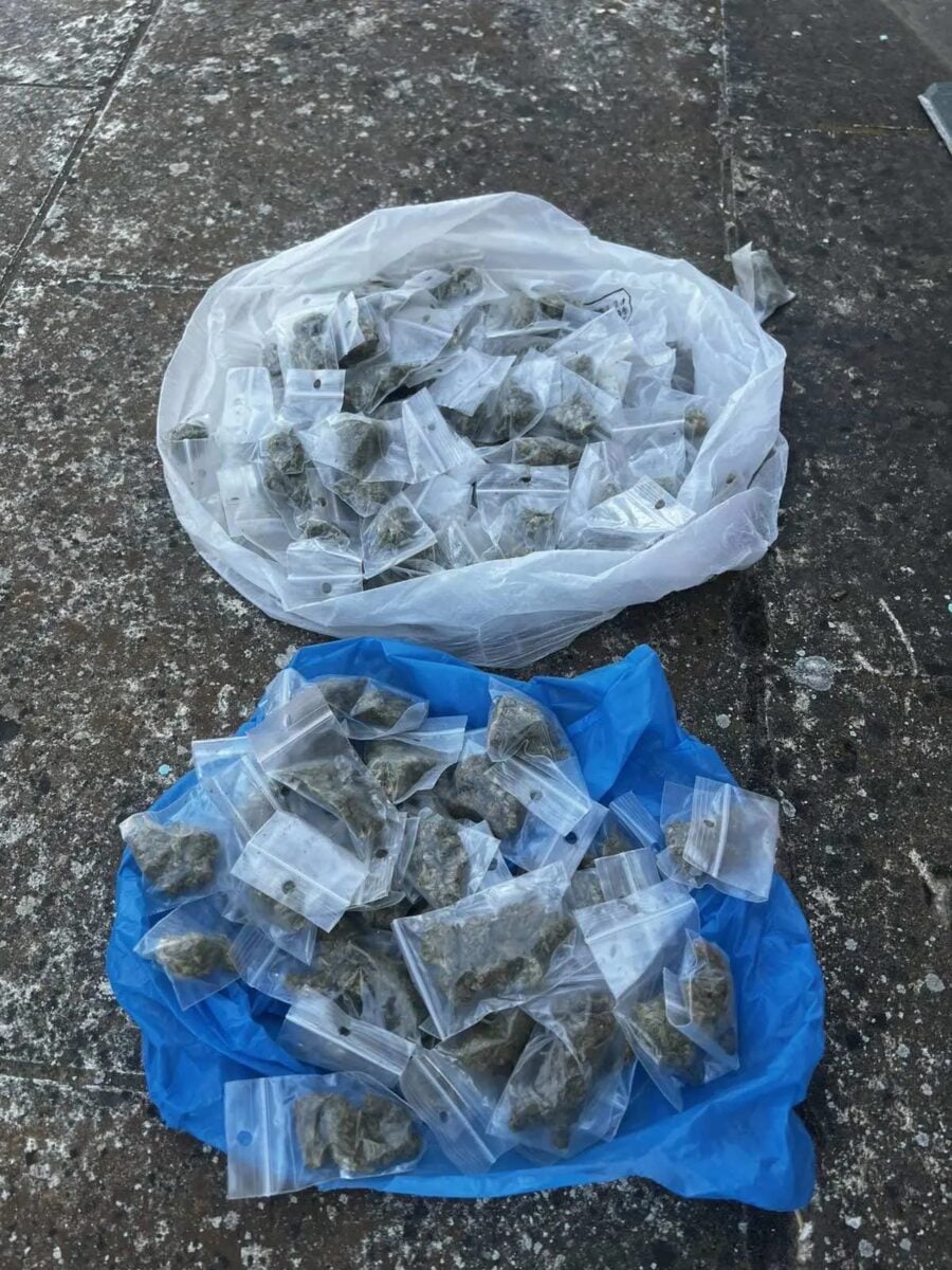 Μαρούσι: Συνελήφθη 35χρονος με 106 συσκευασίες χασίς σε προαύλιο σχολείου 9 Μαρούσι: Συνελήφθη 35χρονος με 106 συσκευασίες χασίς σε προαύλιο σχολείου