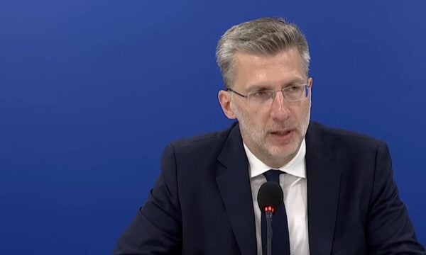Σκέρτσος: Η μεγαλύτερη τιμή στη μνήμη των νεκρών πυροσβεστών και πιλότων είναι να μην σταματήσουμε ποτέ να επενδύουμε στην πρόληψη