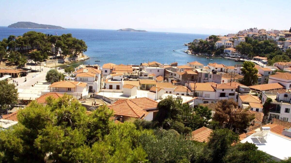 Επιβατηγό πλοίο χτύπησε θαλάσσιο ταξί στο λιμάνι της Σκιάθου 1 Επιβατηγό πλοίο χτύπησε θαλάσσιο ταξί στο λιμάνι της Σκιάθου