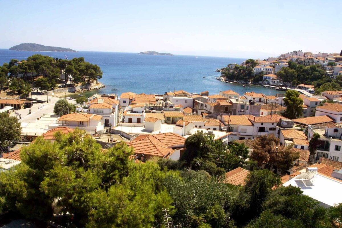 Επιβατηγό πλοίο χτύπησε θαλάσσιο ταξί στο λιμάνι της Σκιάθου