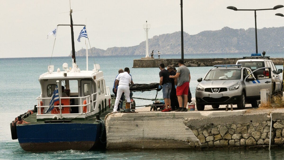 Ισθμός Κορίνθου: Άνδρας βρέθηκε νεκρός στη διώρυγα – Στελέχη του λιμενικού ανέσυραν τη σορό του 1 Ισθμός Κορίνθου: Άνδρας βρέθηκε νεκρός στη διώρυγα – Στελέχη του λιμενικού ανέσυραν τη σορό του