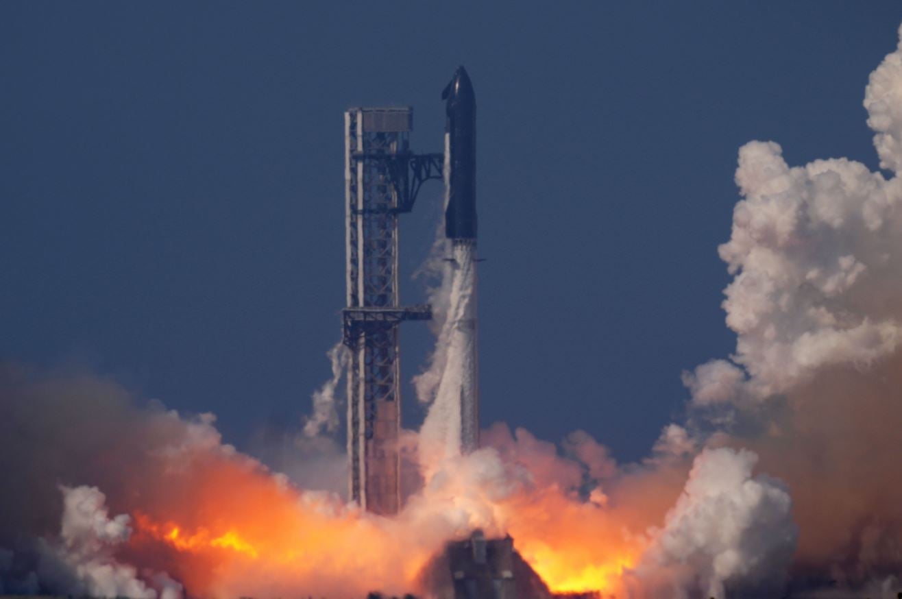 SpaceX: Νέα δοκιμή του Starship τον Αύγουστο – Στόχος η επιστροφή του πυραύλου στη στεριά