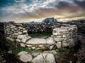 Οι «θαμμένοι γίγαντες» της Βρετάνης: Σαρώσεις αποκαλύπτουν πέτρινες μορφές ηλικίας 6.000 ετών