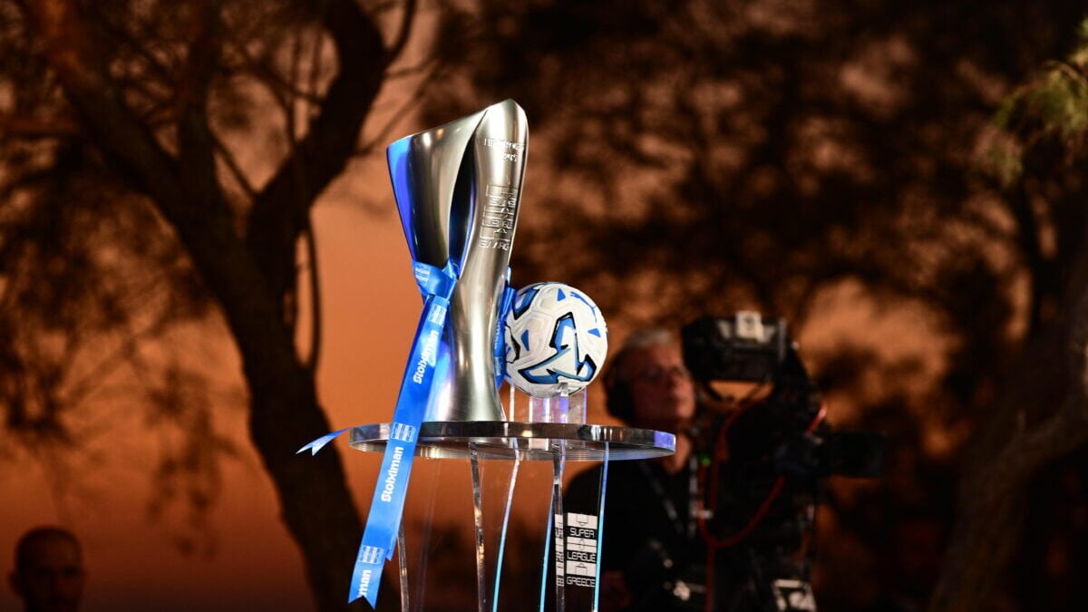 Η Super League στη «σέντρα»: πρωταθλήτρια ΑΕΚ, Ολυμπιακός που θέλει να αντιδράσει και τα δύο μεγάλα ερωτηματικά 6 Η Super League στη «σέντρα»: πρωταθλήτρια ΑΕΚ, Ολυμπιακός που θέλει να αντιδράσει και τα δύο μεγάλα ερωτηματικά