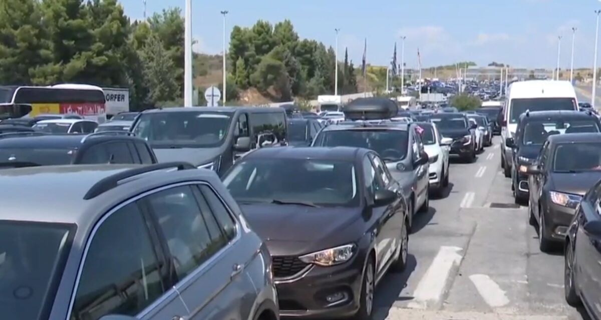 Τελωνείο Ευζώνων: Ουρές χιλιομέτρων και αναμονή πάνω από 4 ώρες στο ρεύμα εισόδου