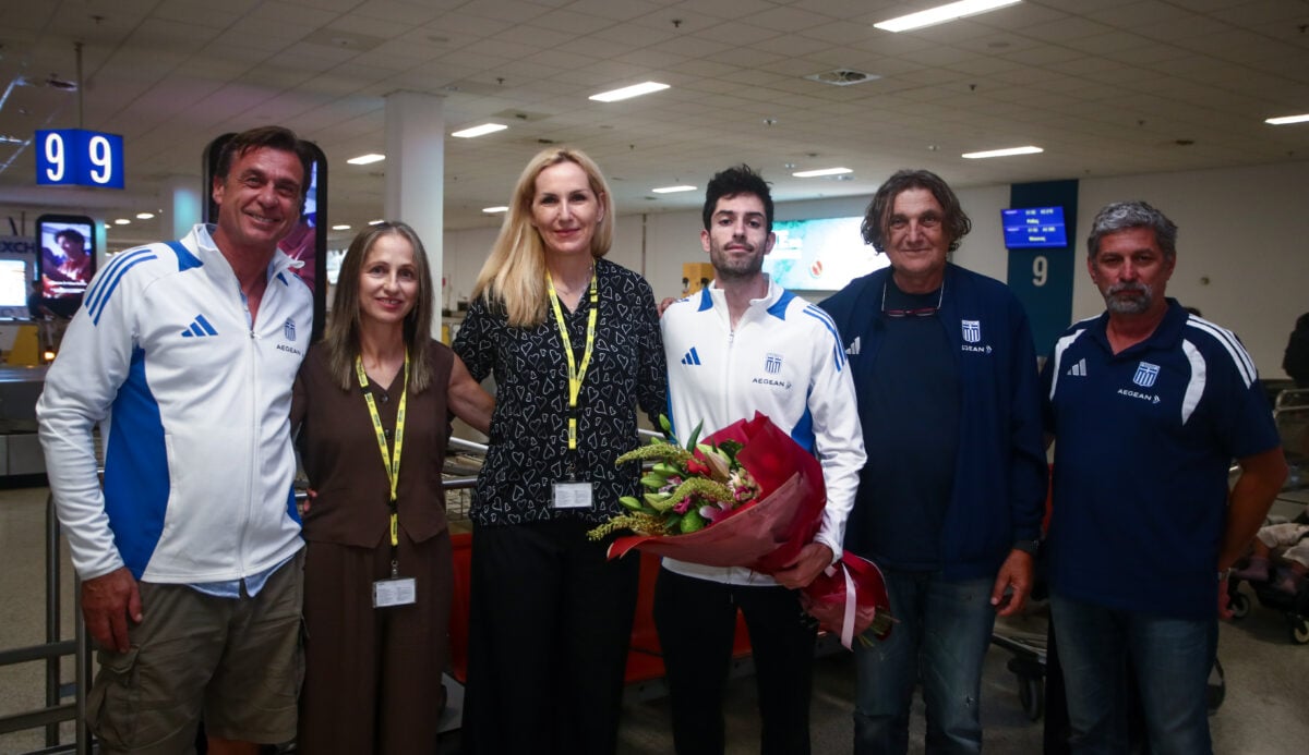 Μίλτος Τεντόγλου επέστρεψε στην Ελλάδα με το χρυσό μετάλλιο: «Θα πρέπει να ρίξω δουλειά αυτές τις μέρες» 13 Μίλτος Τεντόγλου επέστρεψε στην Ελλάδα με το χρυσό μετάλλιο: «Θα πρέπει να ρίξω δουλειά αυτές τις μέρες»