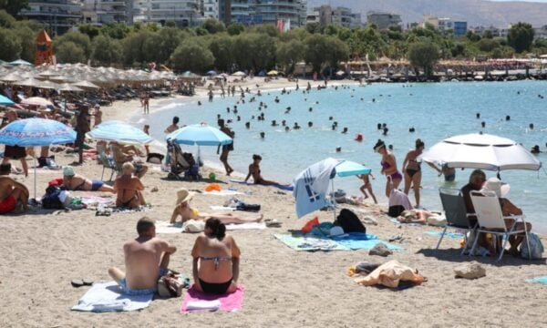 Καιρός: Στα 40άρια δυτική και βόρεια Ελλάδα – Έως 8 μποφόρ οι άνεμοι στο Αιγαίο μέχρι Δεκαπενταύγουστο