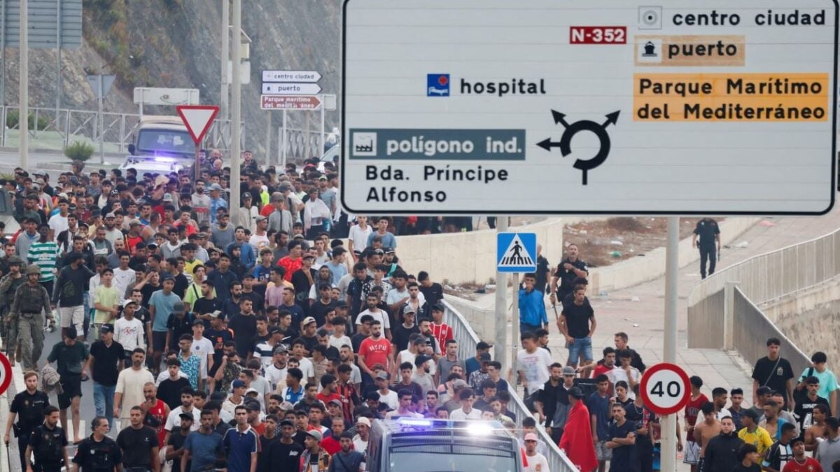 Θέουτα: Ανασύρθηκαν 67 σοροί – «Υπάρχουν κι άλλοι νεκροί στη θάλασσα» 2 Θέουτα: Ανασύρθηκαν 67 σοροί – «Υπάρχουν κι άλλοι νεκροί στη θάλασσα»