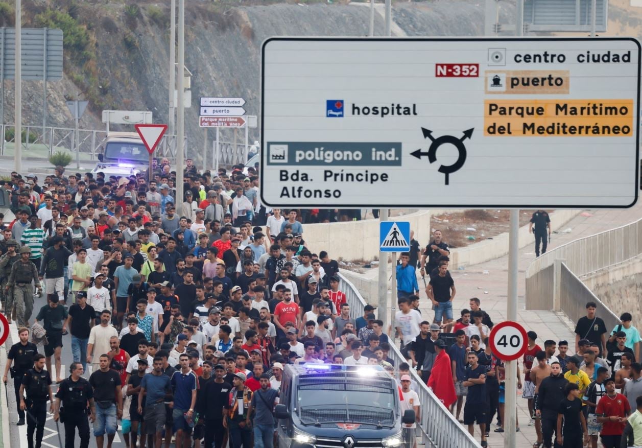 Θέουτα: Ανασύρθηκαν 67 σοροί – «Υπάρχουν κι άλλοι νεκροί στη θάλασσα»