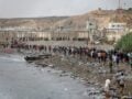 Ισπανία: Πλωτό φράγμα στη Θέουτα μετά τη μαζική εισροή μεταναστών που στοίχισε τη ζωή σε 67 ανθρώπους