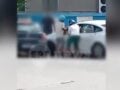 Θεσσαλονίκη: Εμβόλισε αυτοκίνητο στο πεζοδρόμιο, μηχανόβιοι του έσπασαν τα τζάμια – Βίντεο ντοκουμέντο
