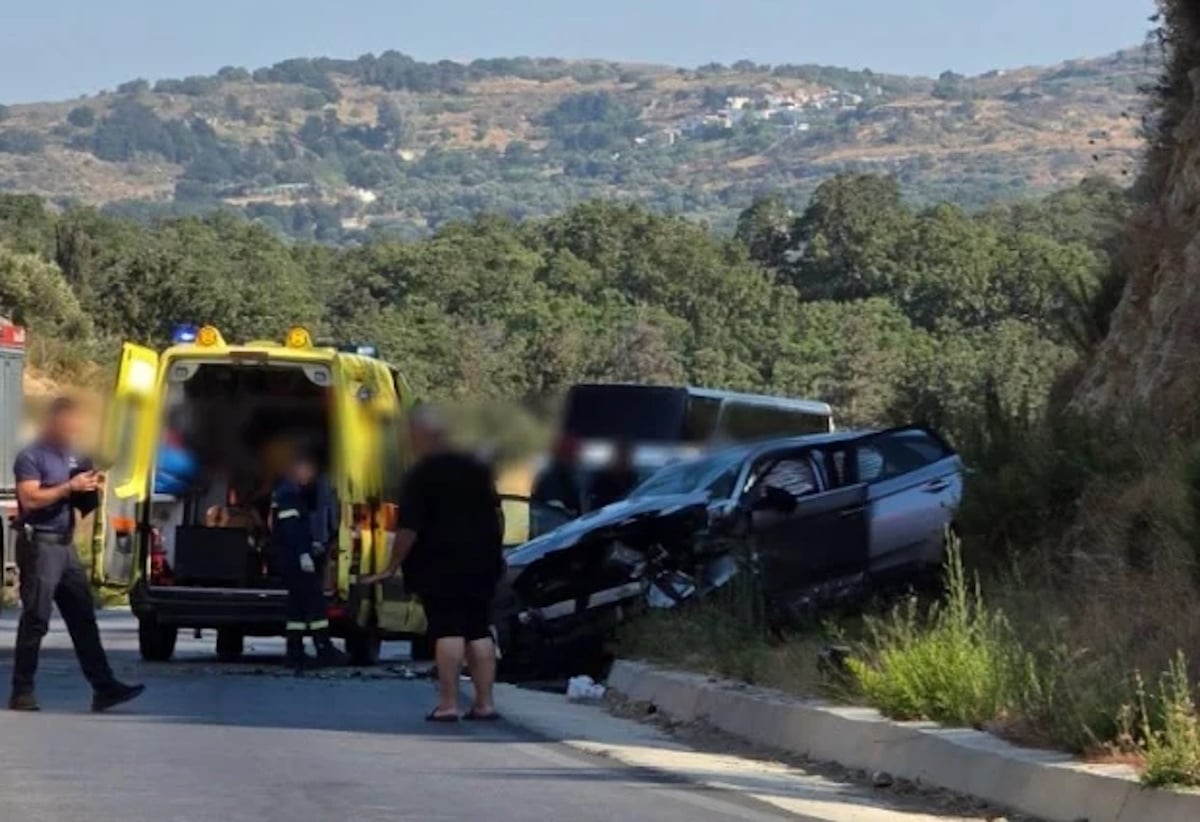 Σοβαρό τροχαίο στο Ρέθυμνο με 5 τραυματίες ανάμεσά τους και παιδιά – Φωτογραφίες από το σημείο