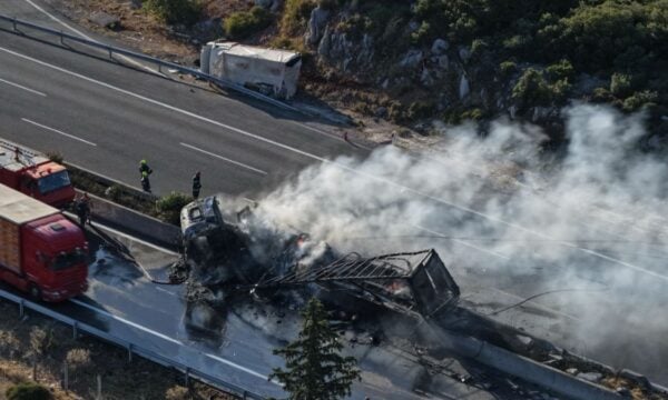 Τροχαίο στη Φθιώτιδα: Κανονικά η κυκλοφορία στην ΕΟ Αθηνών – Λαμίας προς Θεσσαλονίκη, μετ’ εμποδίων προς Αθήνα