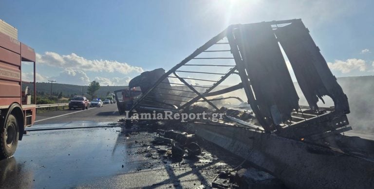 Φθιώτιδα: Ένας νεκρός σε τροχαίο με 2 φορτηγά – Το ένα τυλίχτηκε στις φλόγες 10 Φθιώτιδα: Ένας νεκρός σε τροχαίο με 2 φορτηγά – Το ένα τυλίχτηκε στις φλόγες
