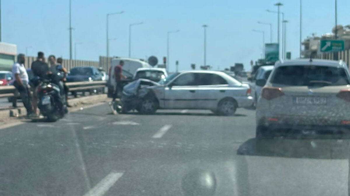 Τροχαίο στον Κηφισό στο ύψος του ΣΕΦ προς Πειραιά – Καθυστερήσεις 3 Τροχαίο στον Κηφισό στο ύψος του ΣΕΦ προς Πειραιά – Καθυστερήσεις
