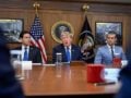 Τραμπ έξαλλος με τις διαρροές για τα μειωμένα αποθέματα πυρομαχικών των ΗΠΑ – Φοβάται ότι τον αποδυναμώνουν απέναντι στο Ιράν