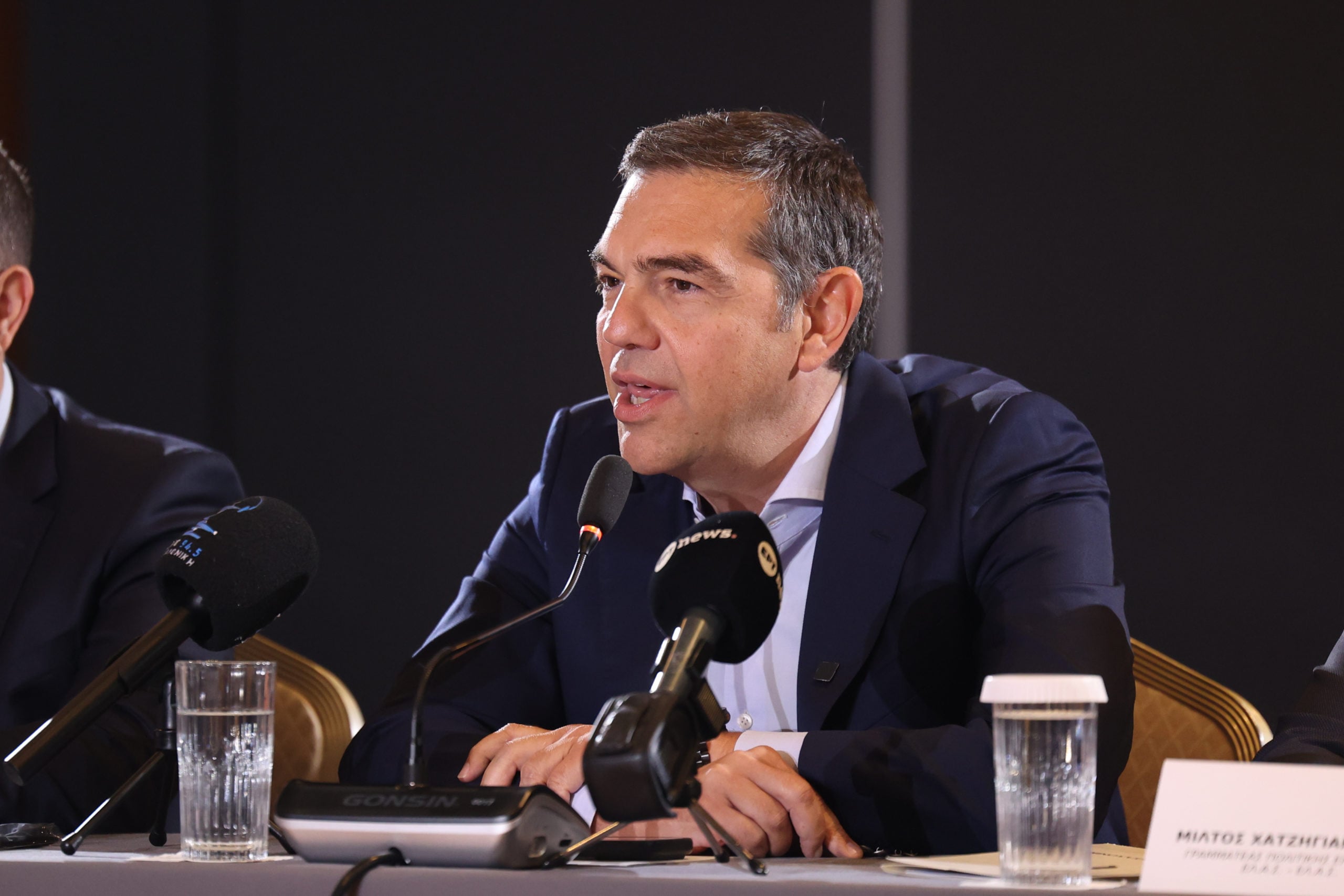 Τσίπρας: Η συσσώρευση ολιγοπωλίων είναι ένα από τα μεγαλύτερα ζητήματα που απασχολούν την αγορά και τη μικρομεσαία επιχειρηματικότητα 11 Τσίπρας: Η συσσώρευση ολιγοπωλίων είναι ένα από τα μεγαλύτερα ζητήματα που απασχολούν την αγορά και τη μικρομεσαία επιχειρηματικότητα