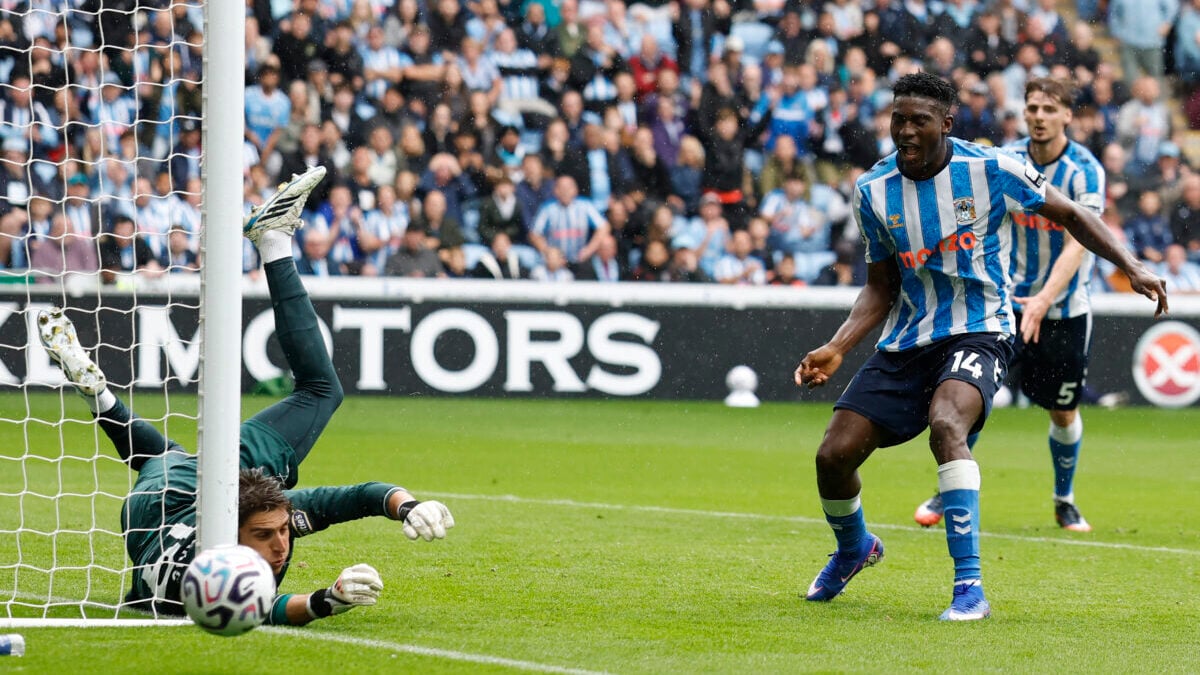 Premier League: Με σπουδαίο Τζολάκη η Χαλ νίκησε 1-0 την Κόβεντρι και έκανε το 2/2 1 Premier League: Με σπουδαίο Τζολάκη η Χαλ νίκησε 1-0 την Κόβεντρι και έκανε το 2/2