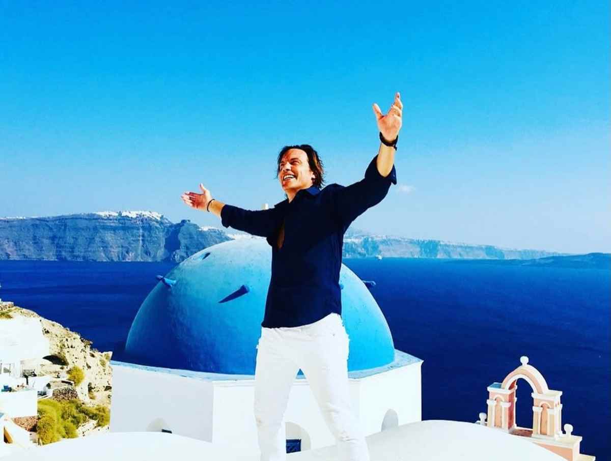 Στράτος Τζώρτζογλου: Η ηλικία και το ξεχωριστό μήνυμά του για τα γενέθλιά του 13 Ανάρτηση Στράτου Τζώρτζογλου