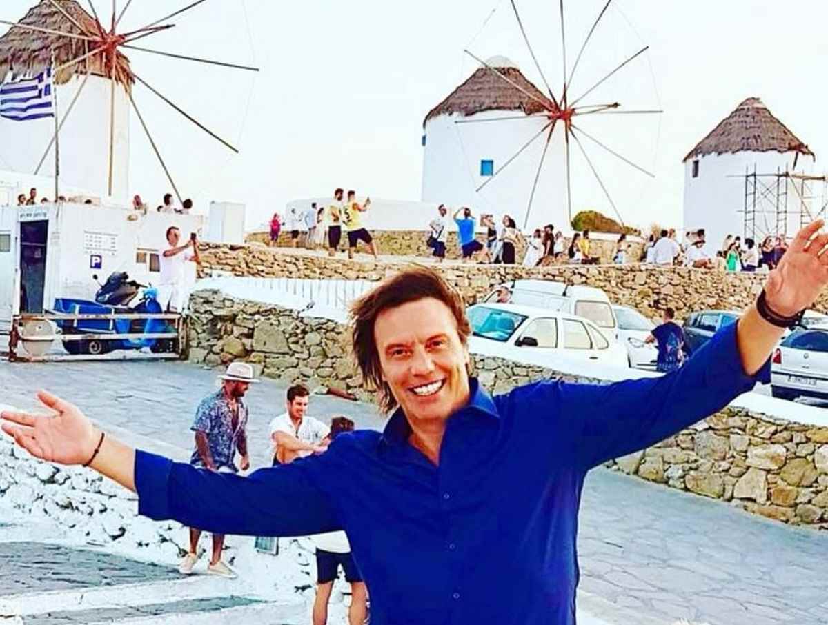 Στράτος Τζώρτζογλου: Η ηλικία και το ξεχωριστό μήνυμά του για τα γενέθλιά του 14 Ανάρτηση Στράτου Τζώρτζογλου