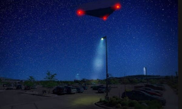 ΗΠΑ: Στη δημοσιότητα το 5ο πακέτο αρχείων για UFO – Το γιγάντιο τρίγωνο πάνω από αμερικανική βάση και η μεταλλική σφαίρα