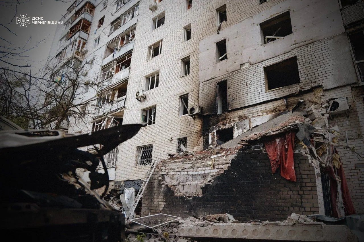 Ρωσικό σφυροκόπημα στην Ουκρανία: 45 επιθέσεις στο Τσερνίχιβ – 5 νεκροί, 99 τραυματίες