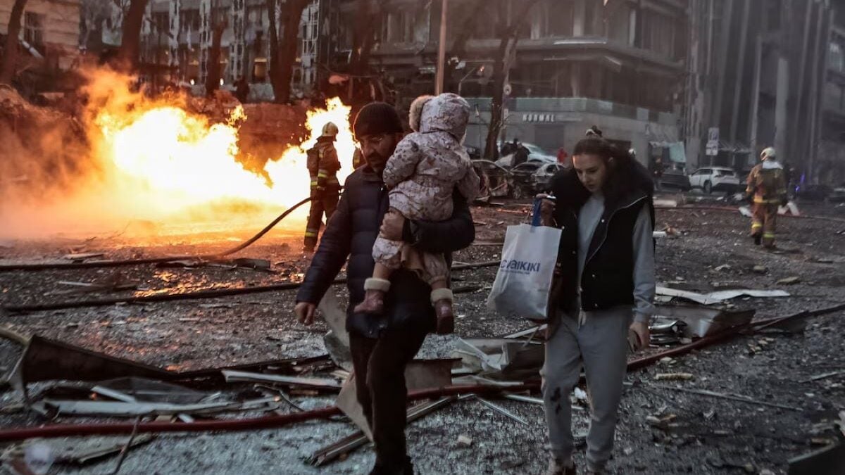 Ουκρανία: Τουλάχιστον 12 νεκροί και 33 τραυματίες από ρωσικά πλήγματα στο Κίεβο 1 Ουκρανία: Τουλάχιστον 12 νεκροί και 33 τραυματίες από ρωσικά πλήγματα στο Κίεβο