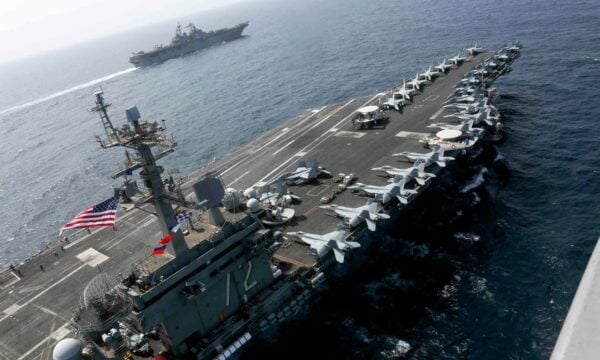 CENTCOM: Ψευδείς οι αναφορές για 7 νεκρούς στο αεροπλανοφόρο USS Abraham Lincoln