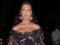 Βάνα Μπάρμπα: Εντυπωσιακή με στράπλες μαγιό και μαύρο καπέλο πριν από την τηλεοπτική επιστροφή της