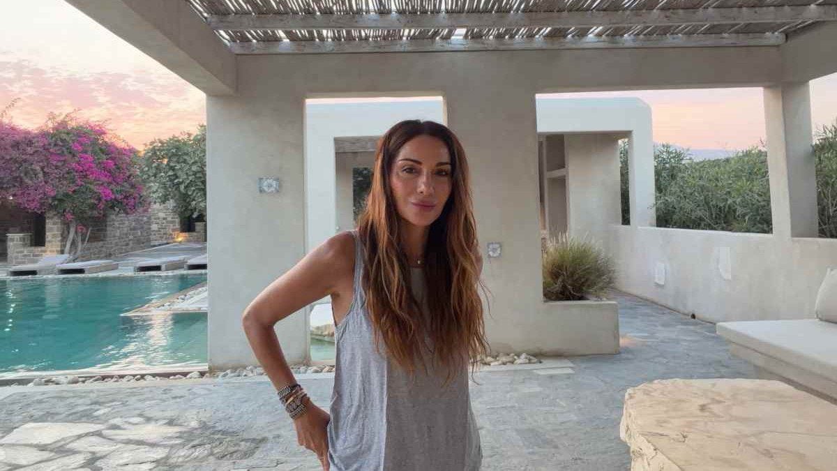 Δέσποινα Βανδή: Ποζάρει με τον 18χρονο γιο της Γιώργο – Σπάνια φωτογραφία στο Instagram