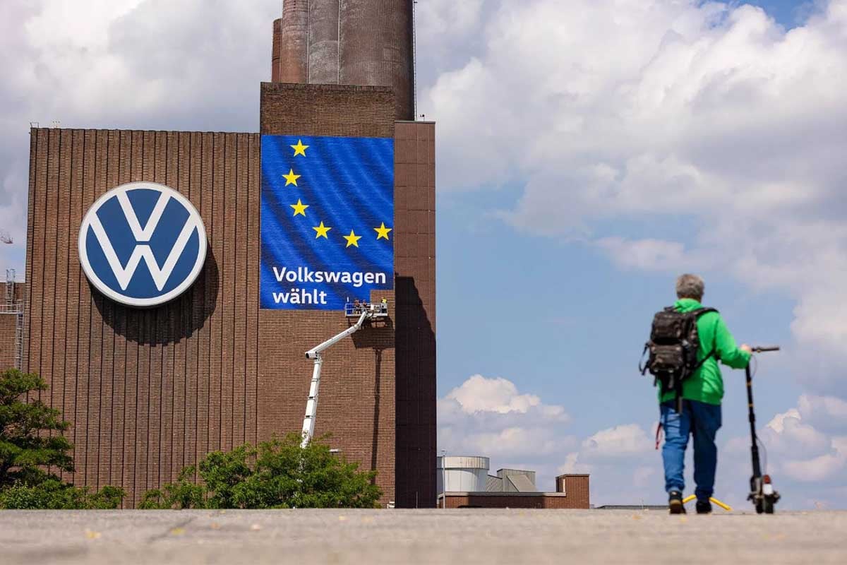 Αναβρασμός στην Volkswagen: Οι μισές από τις 50.000 επιπλέον περικοπές θέσεων εργασίας θα επηρεάσουν τη Γερμανία