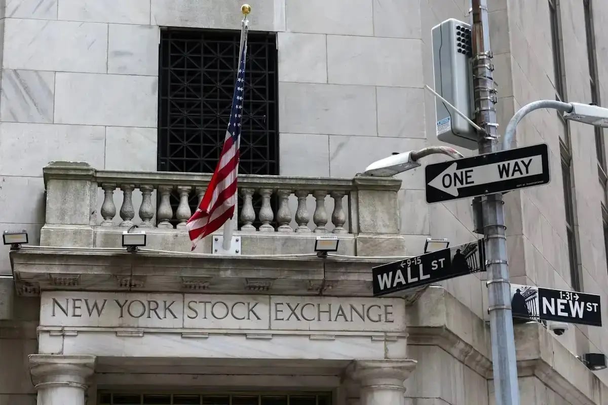 Wall Street: Οριακές απώλειες λόγω πληθωρισμού