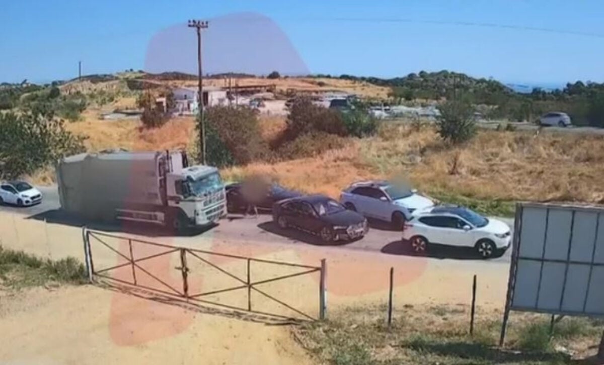 Χαλκιδική: Καρέ καρέ ο άγριος ξυλοδαρμός οδηγού απορριμματοφόρου που τους έκανε παρατήρηση στον δρόμο