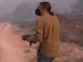 Φωτιά στον Κουβαρά: ρεπόρτερ της ΕΡΤ σώζει χελώνα από τις φλόγες
