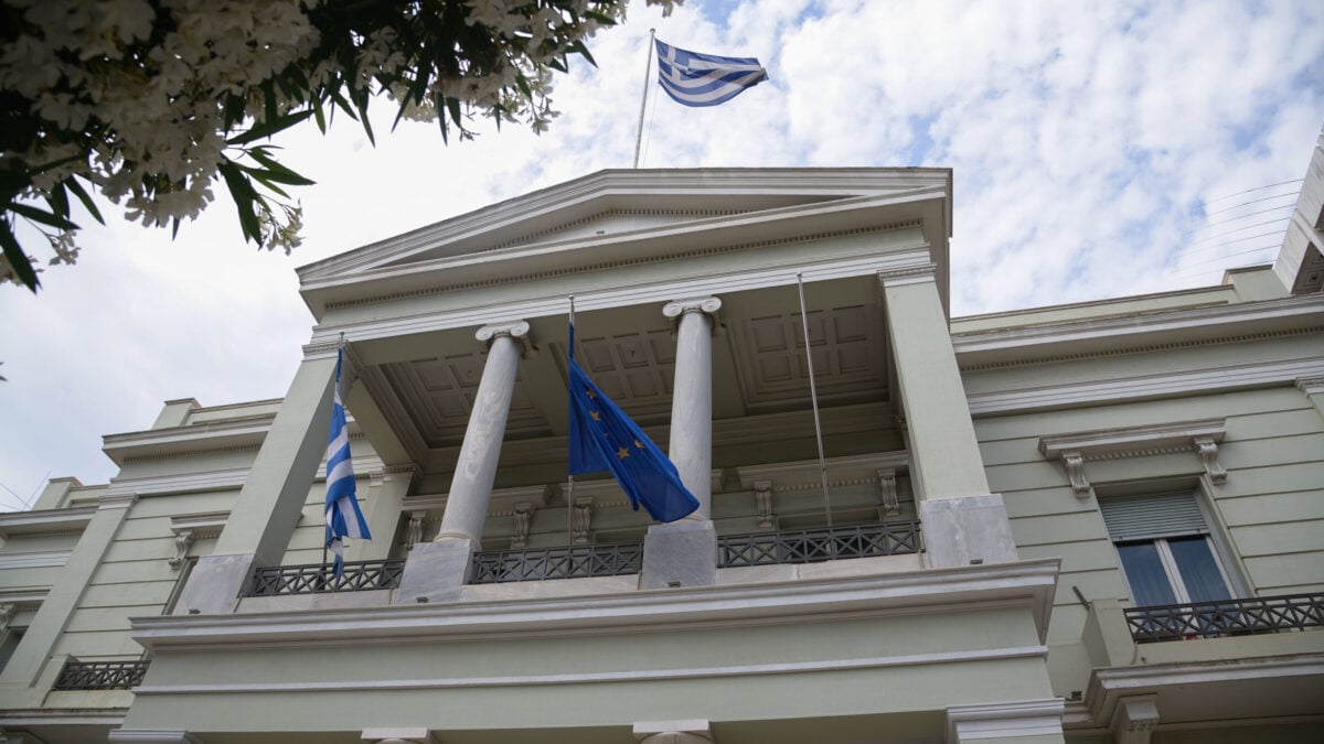 ΥΠΕΞ: Σκληρή απάντηση στην Τουρκία για το ελληνικό χωροταξικό των ΑΠΕ: «Αβάσιμοι και απολύτως απαράδεκτοι ισχυρισμοί» 1 ΥΠΕΞ: Σκληρή απάντηση στην Τουρκία για το ελληνικό χωροταξικό των ΑΠΕ: «Αβάσιμοι και απολύτως απαράδεκτοι ισχυρισμοί»
