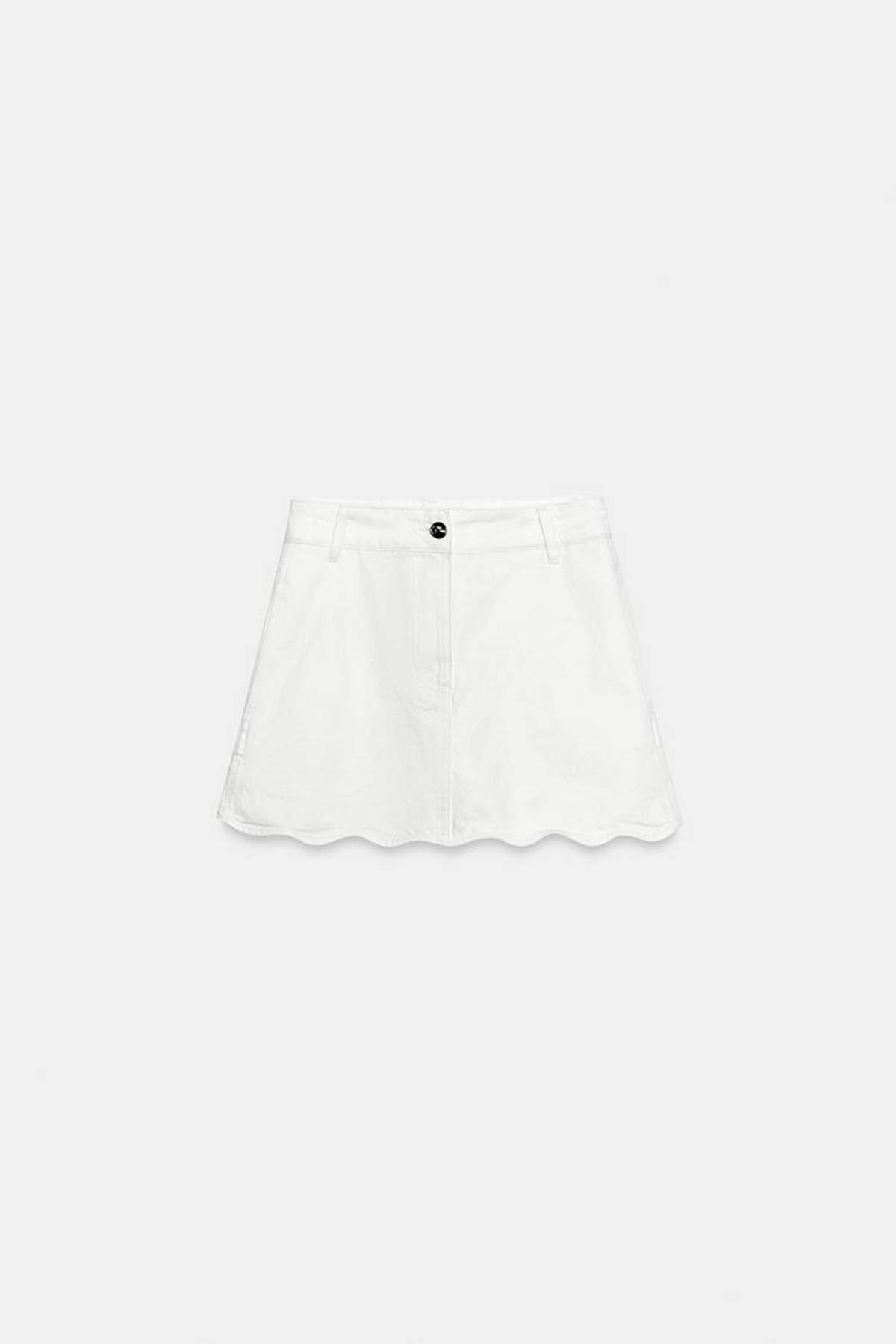 Η μίνι φούστα για 50άρες στη Zara κοστίζει 25,95 ευρώ και ξεπουλάει 15 zara φούστα