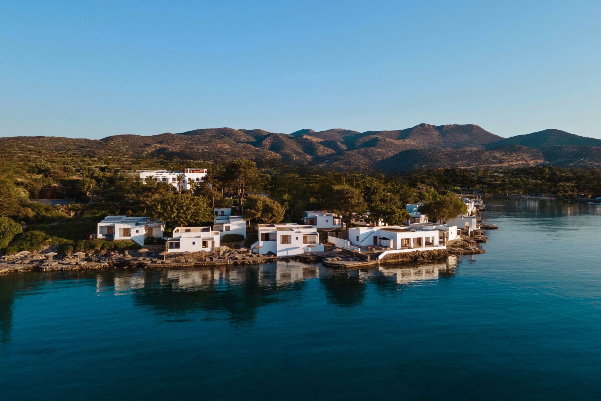 Minos Beach Art Hotel: Στη Virtuoso από το 2026, αύξηση εσόδων άνω του 10%