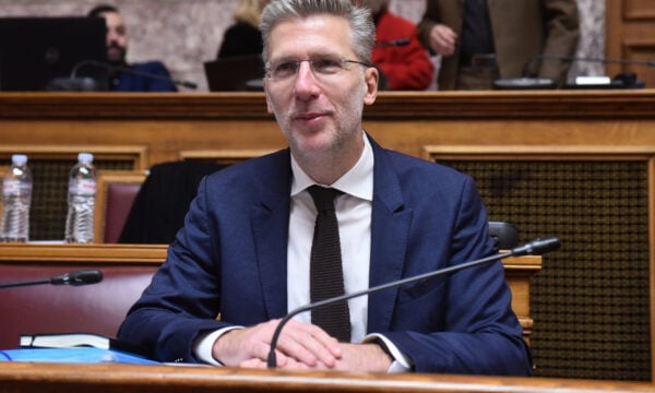 ΕΛΑΣ: «Ο κ. Σκέρτσος μπέρδεψε το εισόδημα με την περιουσία» – «Ασυγχώρητη προχειρότητα και αριστερή αυταπάτη», απαντά ο υπουργός Επικρατείας