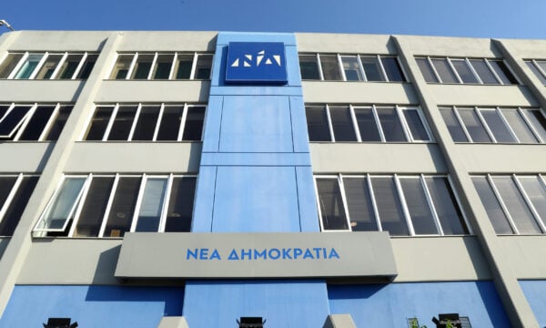Σκληρός ανταγωνισμός στα δεξιά της Νέας Δημοκρατίας
