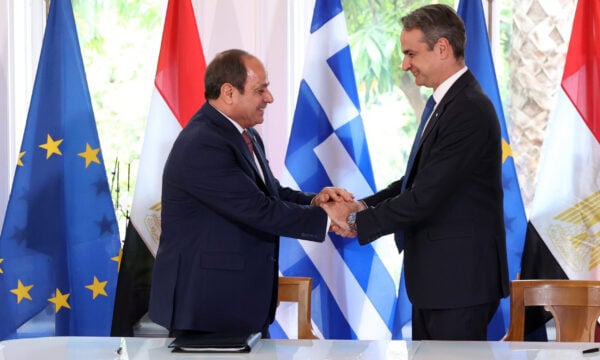 Στο Ελ Αλαμέιν ο Κυριάκος Μητσοτάκης: Η ατζέντα της συνάντησης με τον Αλ Σίσι