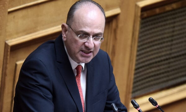 Μακάριος Λαζαρίδης: Αιχμηρή ανάρτηση για συνεργάτη του Νίκου Δένδια – «Να τον χαίρεται»