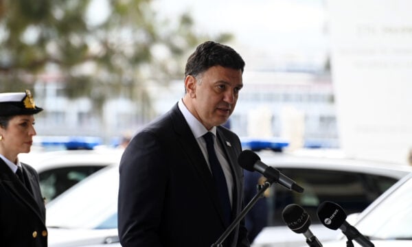 Μύκονος: Ο Κικίλιας για τη φωτιά στο οχηματαγωγό πλοίο – «Ελεγχόμενη η κατάσταση, δεν βλέπουμε κίνδυνο ρύπανσης» – ΒΙΝΤΕΟ