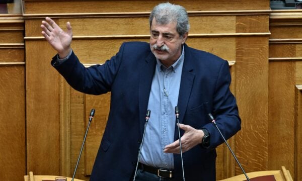 Πολάκης: «Είναι προφανές ότι ο Πατούλης γνώριζε και κάλυπτε, να παραιτηθεί» – «Δεν υπάρχει κβαντική ιατρική»