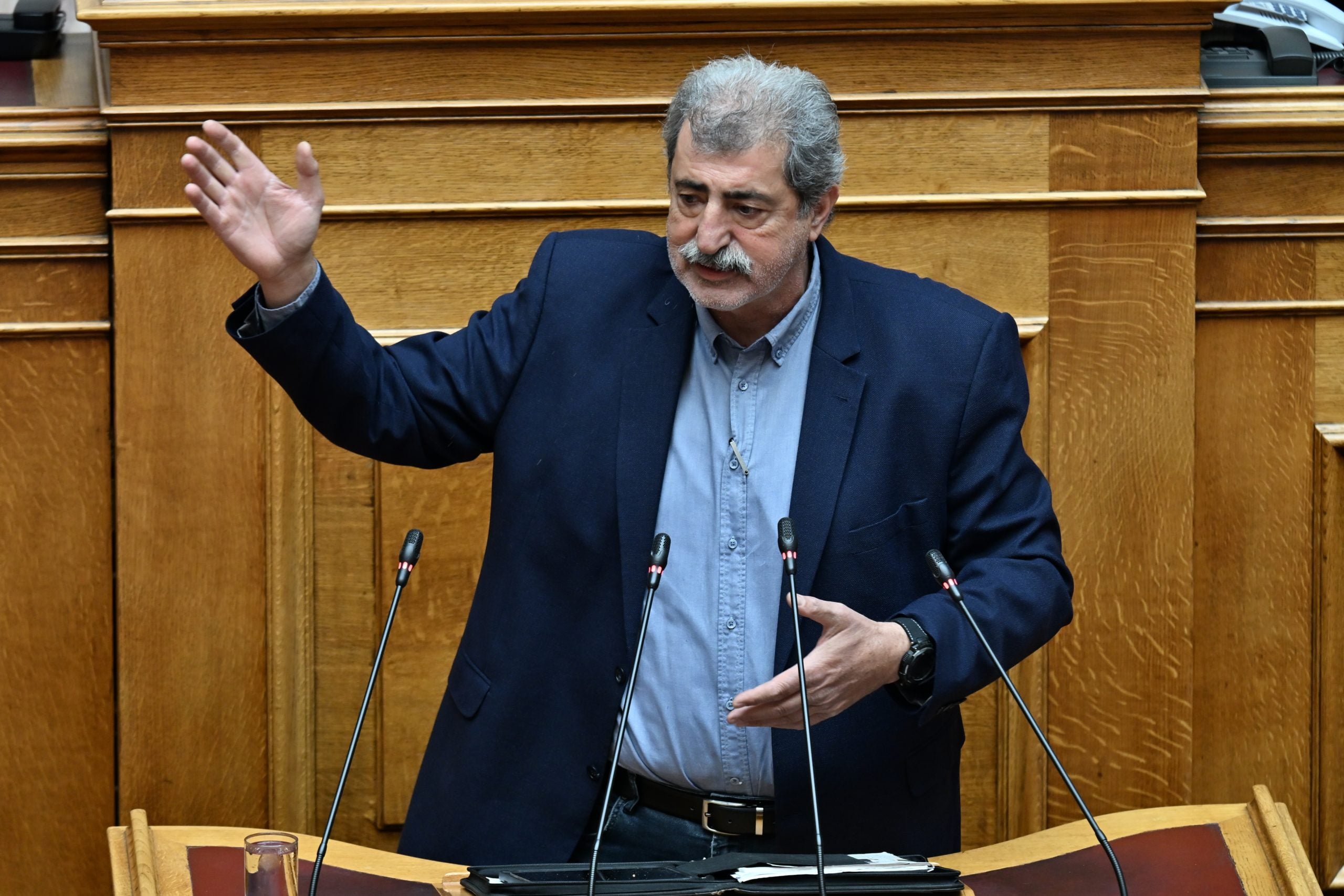 Πολάκης: «Είναι προφανές ότι ο Πατούλης γνώριζε και κάλυπτε, να παραιτηθεί» – «Δεν υπάρχει κβαντική ιατρική»