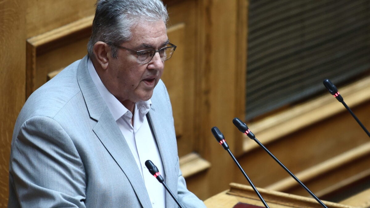 Κουτσούμπας: Η παραπομπή Τριαντόπουλου δείχνει ότι η κυβέρνηση συνεχίζει να επιχειρεί συγκάλυψη επί σχεδόν 4 χρόνια 1 Κουτσούμπας: Η παραπομπή Τριαντόπουλου δείχνει ότι η κυβέρνηση συνεχίζει να επιχειρεί συγκάλυψη επί σχεδόν 4 χρόνια